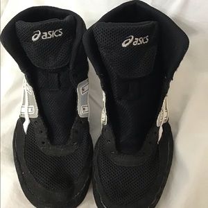 ASIC wrestling shoes